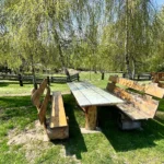 stół i ławy na piknik